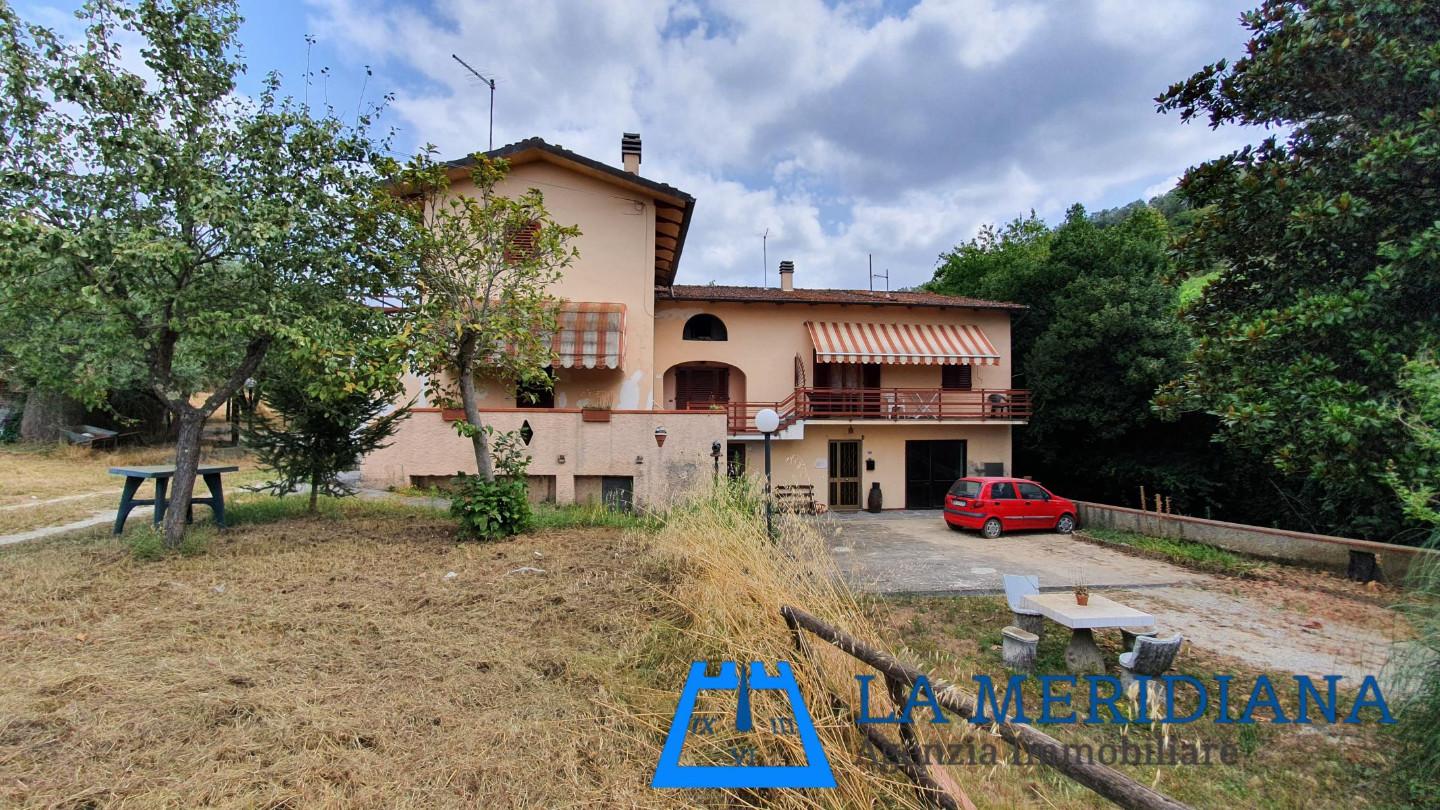 Casa indipendente con giardino a Lamporecchio