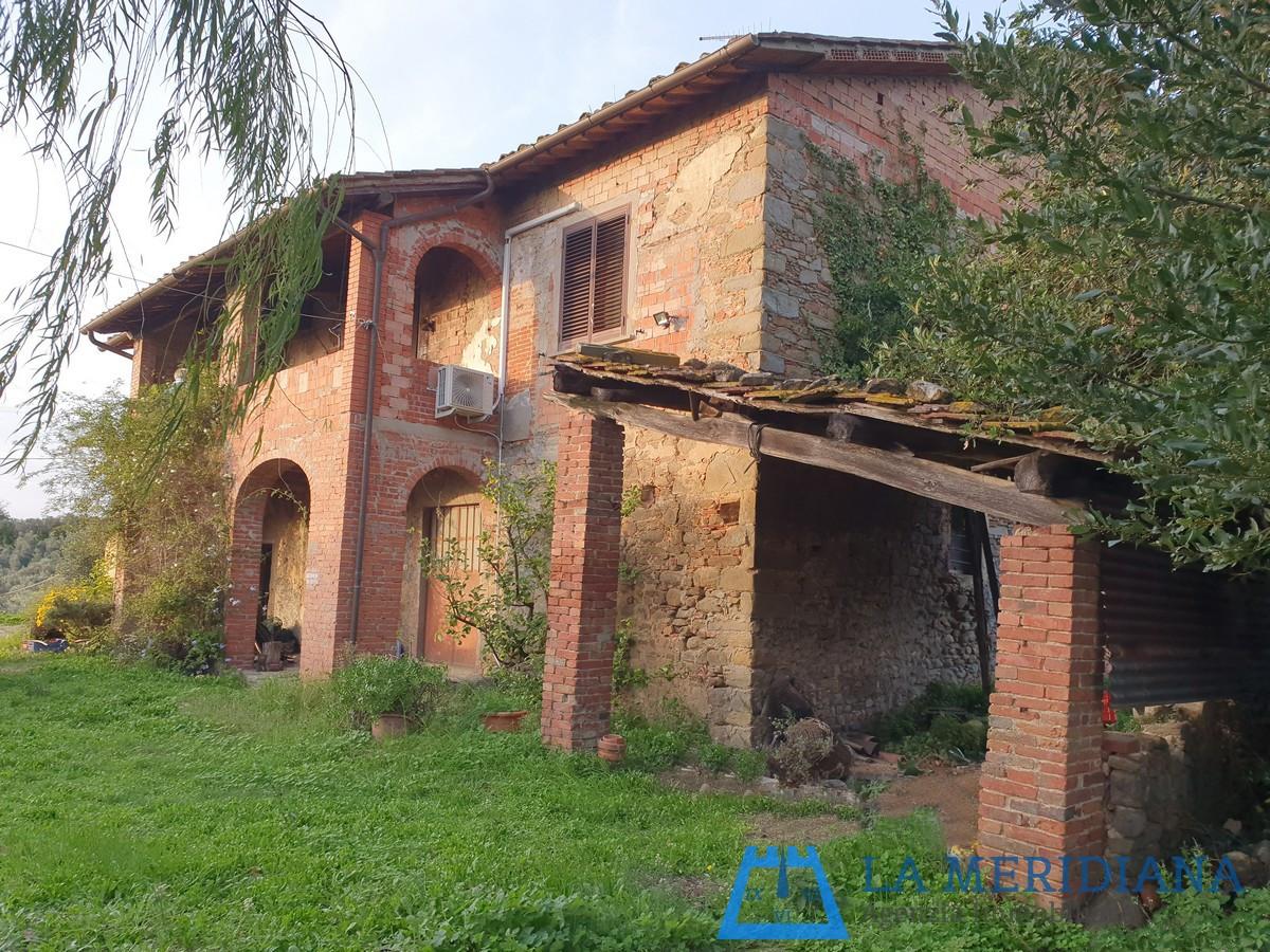 Casa indipendente con giardino a Lamporecchio