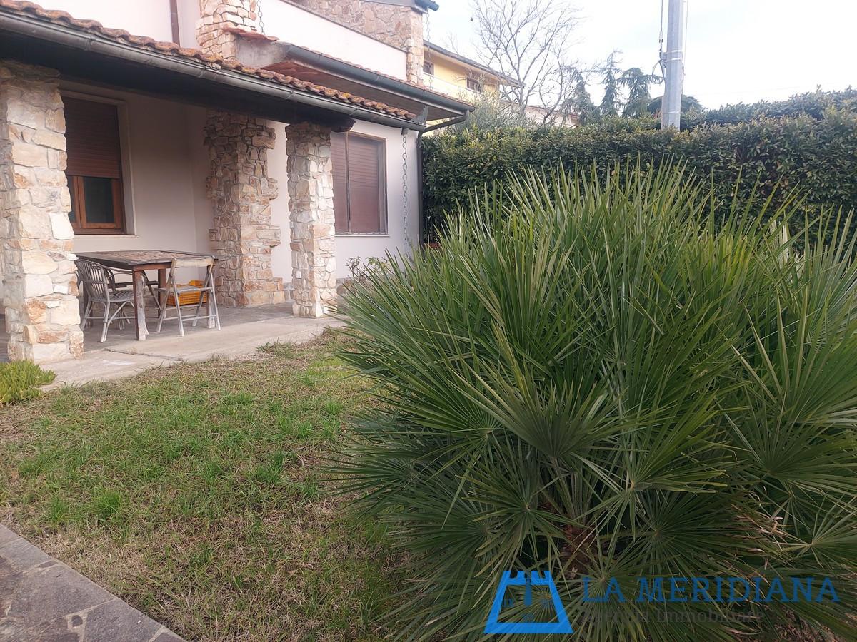 Casa indipendente con giardino a Lamporecchio