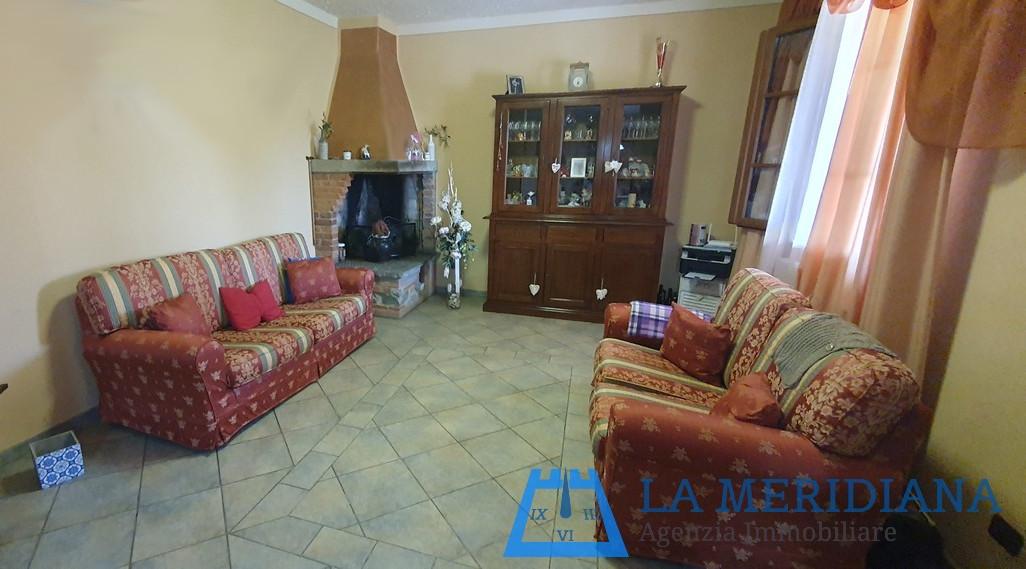 Casa indipendente con giardino a Larciano