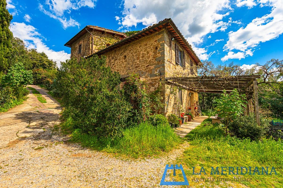 Rustico con giardino a Lamporecchio
