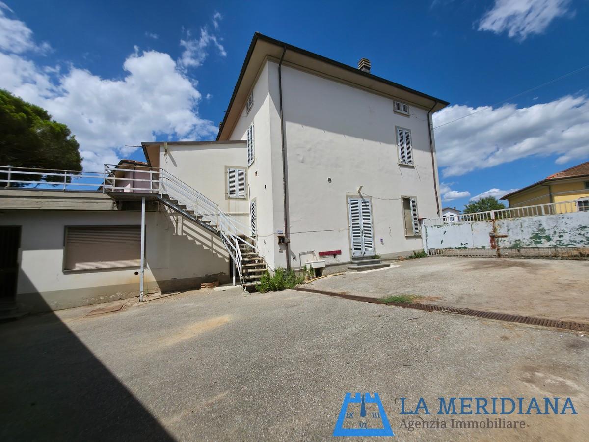 Casa indipendente con giardino a Larciano