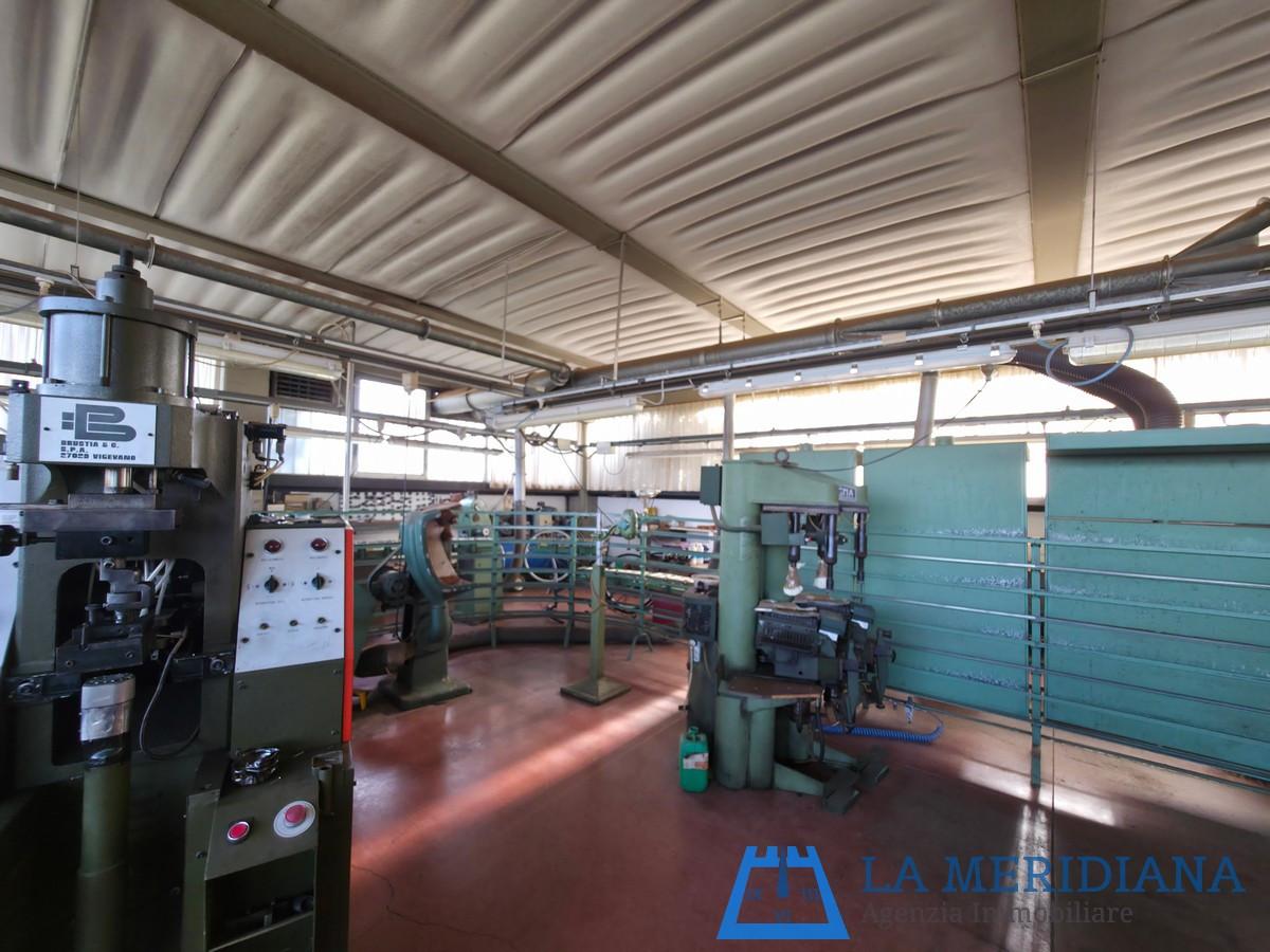 Capannone in affitto a Cerreto Guidi