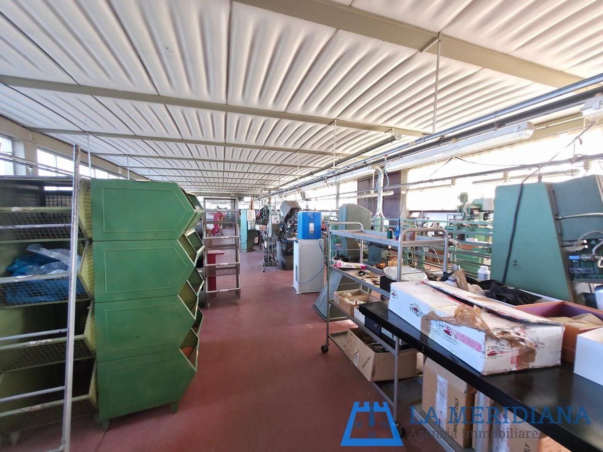 Capannone in affitto a Cerreto Guidi
