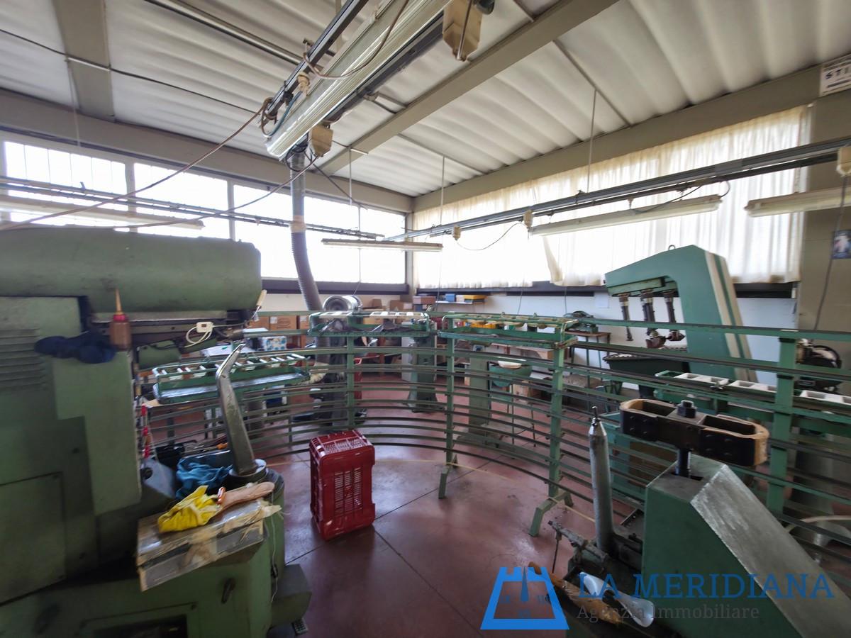 Capannone in affitto a Cerreto Guidi