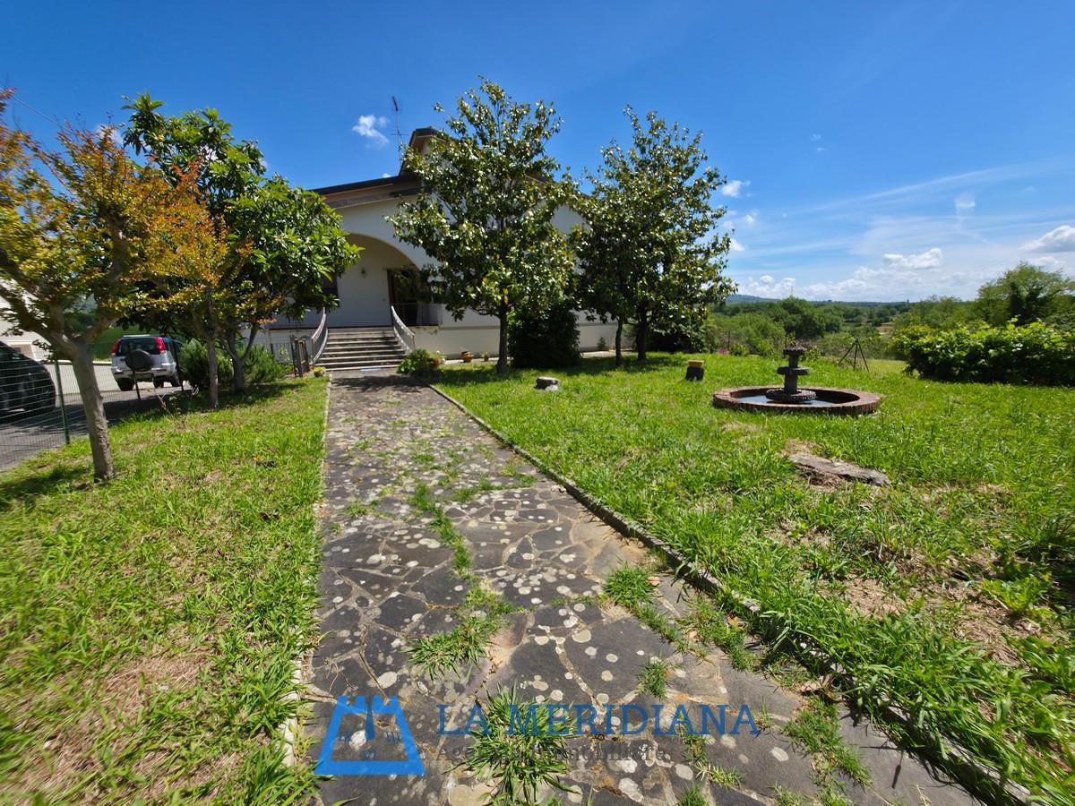 Casa indipendente con giardino a Lamporecchio