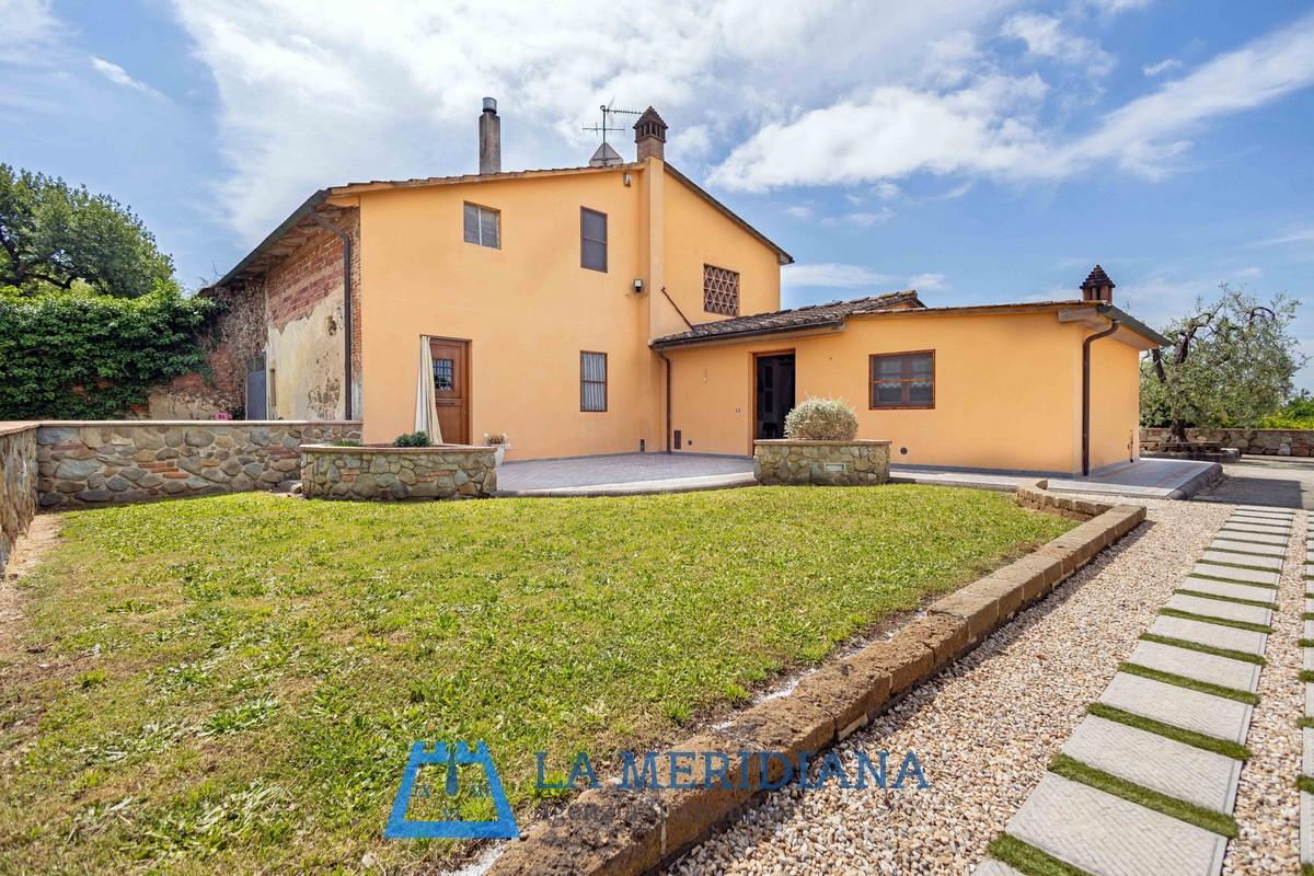 Casa indipendente con giardino a Lamporecchio