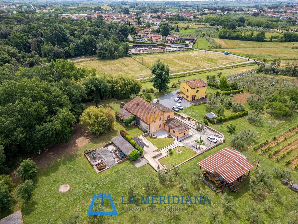Casa indipendente con giardino a Lamporecchio