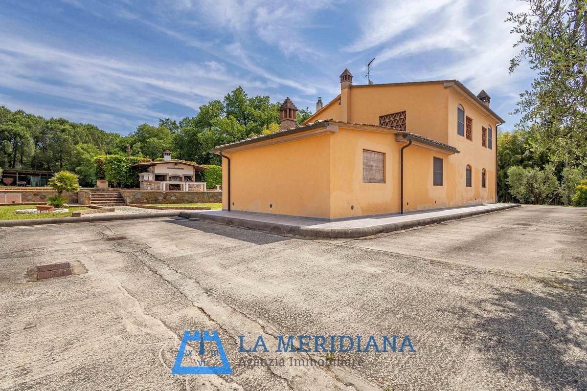 Casa indipendente con giardino a Lamporecchio