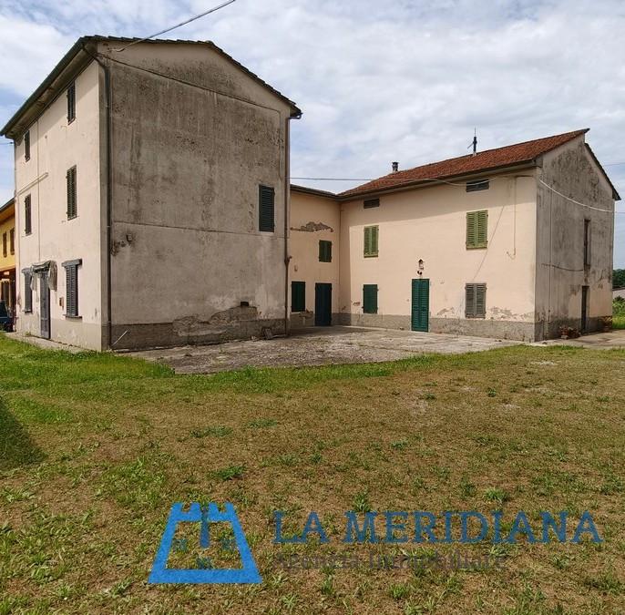 Casa indipendente con giardino a Larciano