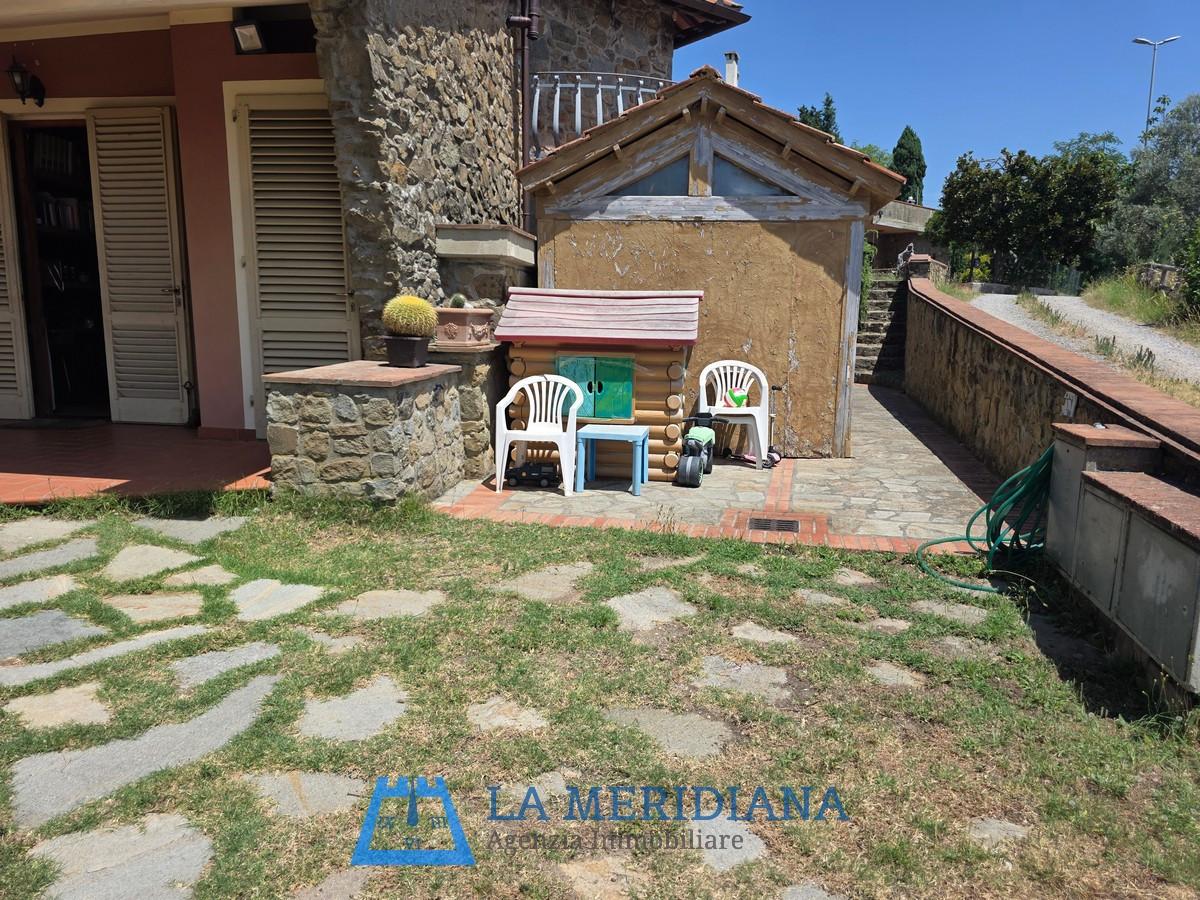 Casa indipendente con giardino a Lamporecchio