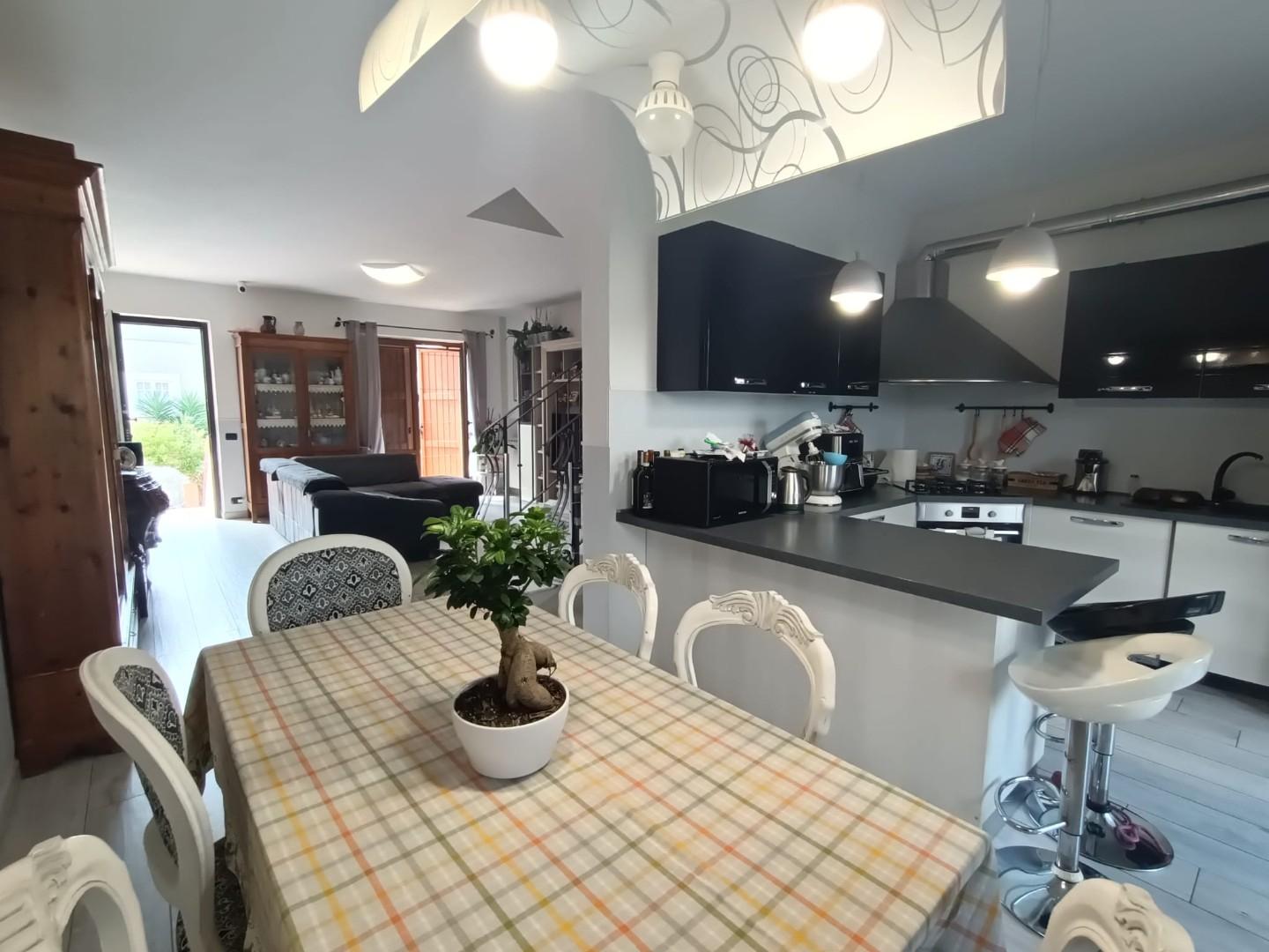 Villa con giardino, Carrara avenza