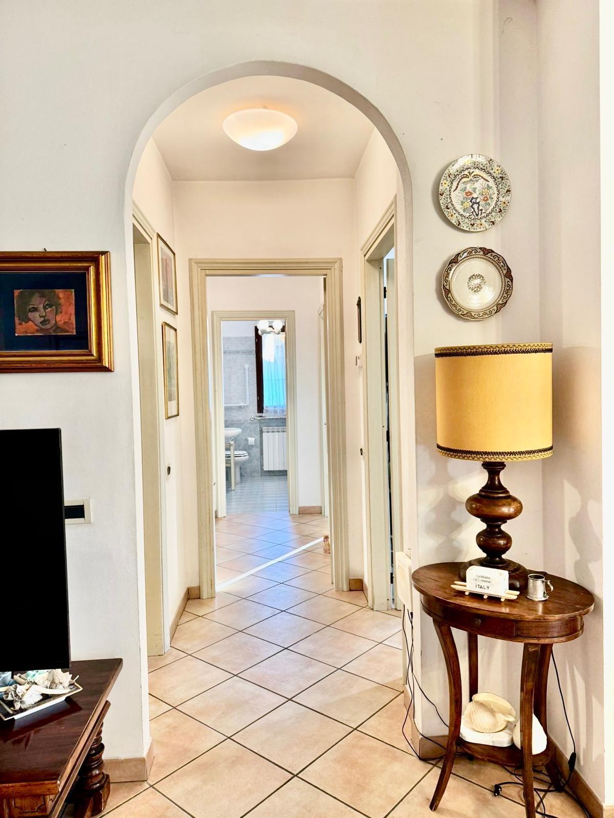 Appartamento con terrazzi, Carrara fossone