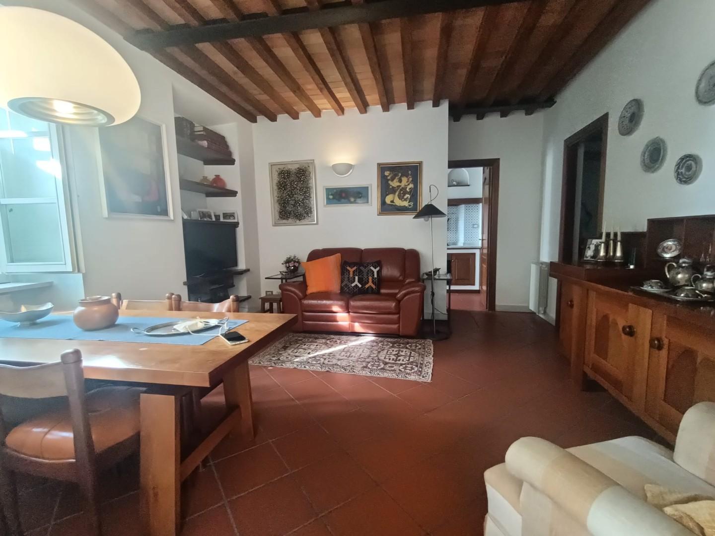 Casa indipendente con giardino, Carrara fossola