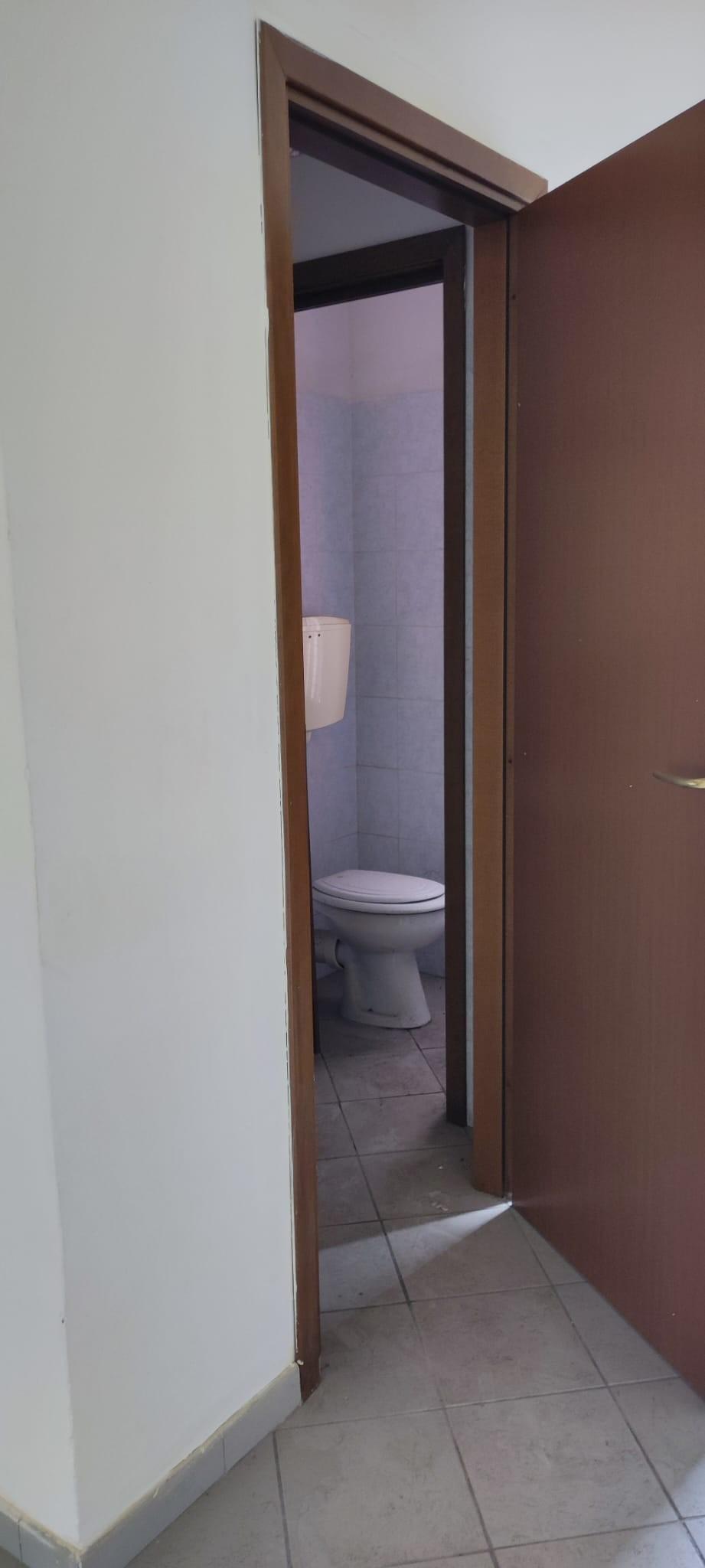 Locale commerciale in vendita, Carrara ponte cimato