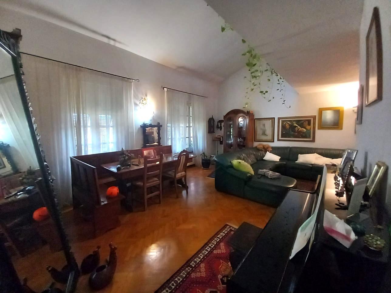 Villa Quadrifamiliari con giardino, Massa marina di