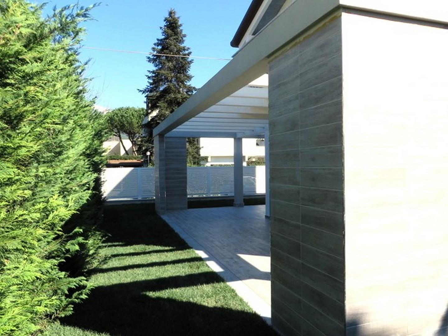 Villa con giardino, Montignoso cinquale