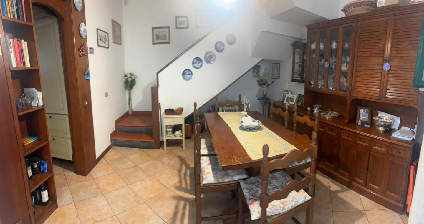 Villa in vendita, Massa ronchi