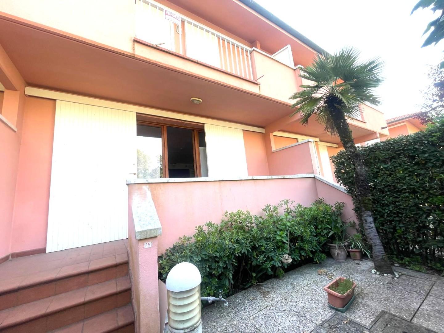 Villa in vendita, Massa ronchi