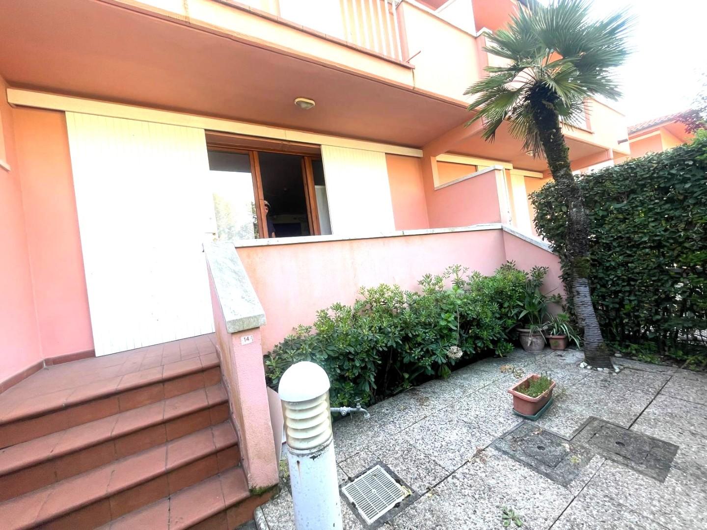 Villa in vendita, Massa ronchi