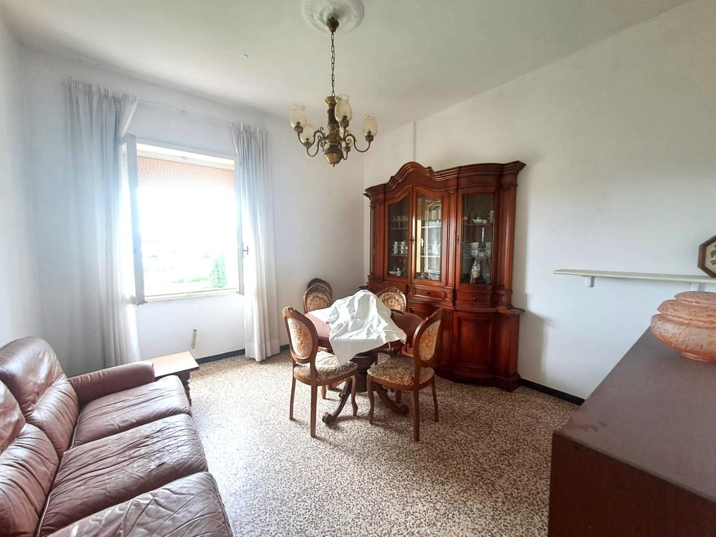 Quadrilocale da ristrutturare a Massa