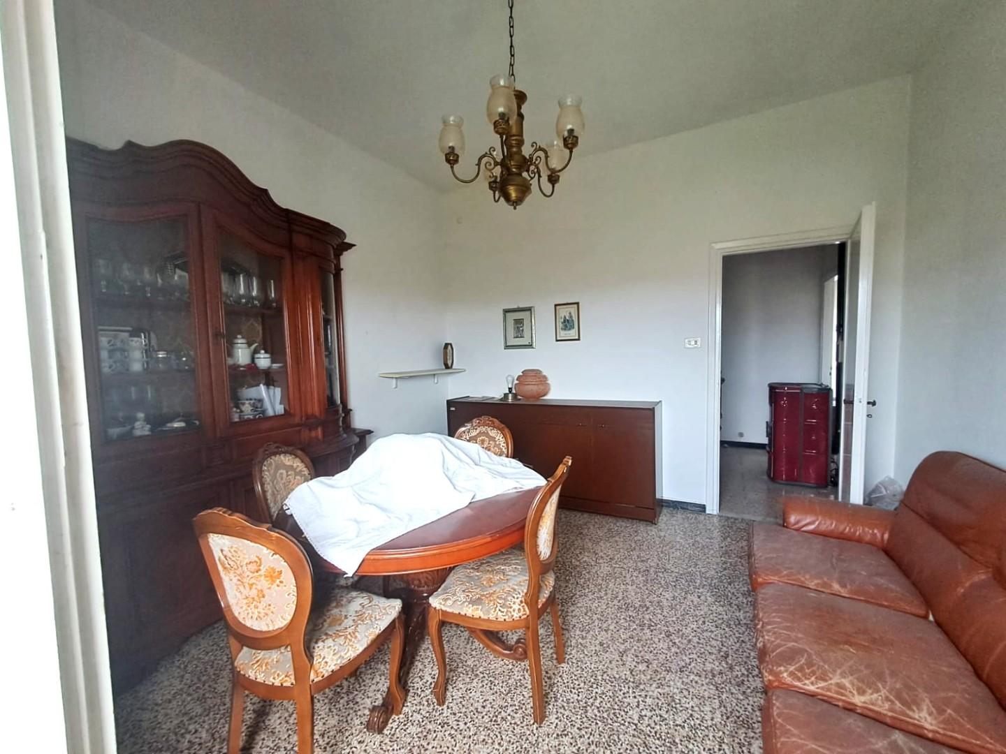 Quadrilocale da ristrutturare a Massa