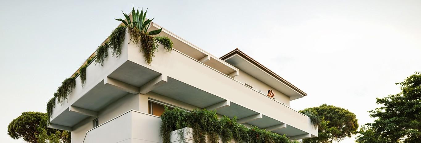 Attico con terrazzo, Massa marina di
