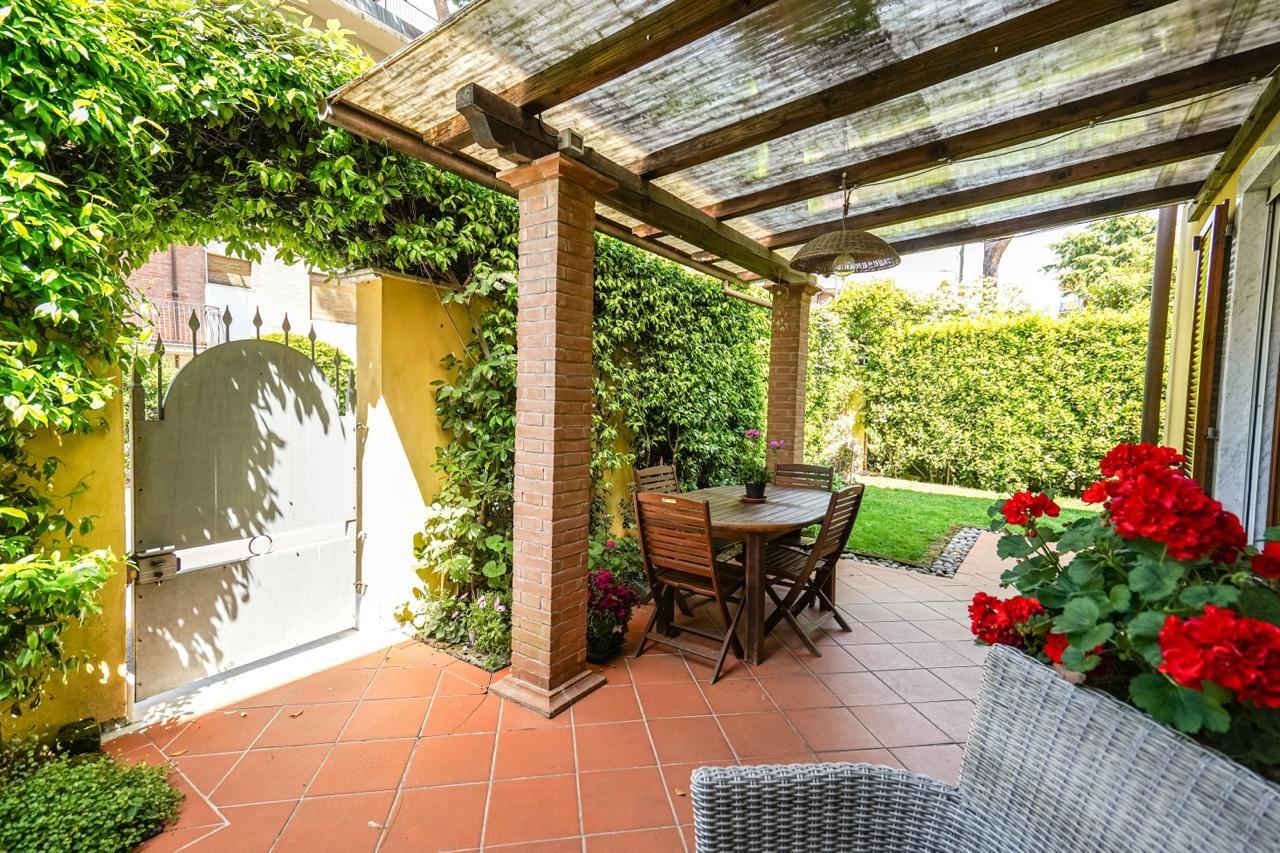 Villa con terrazzi, Massa ronchi