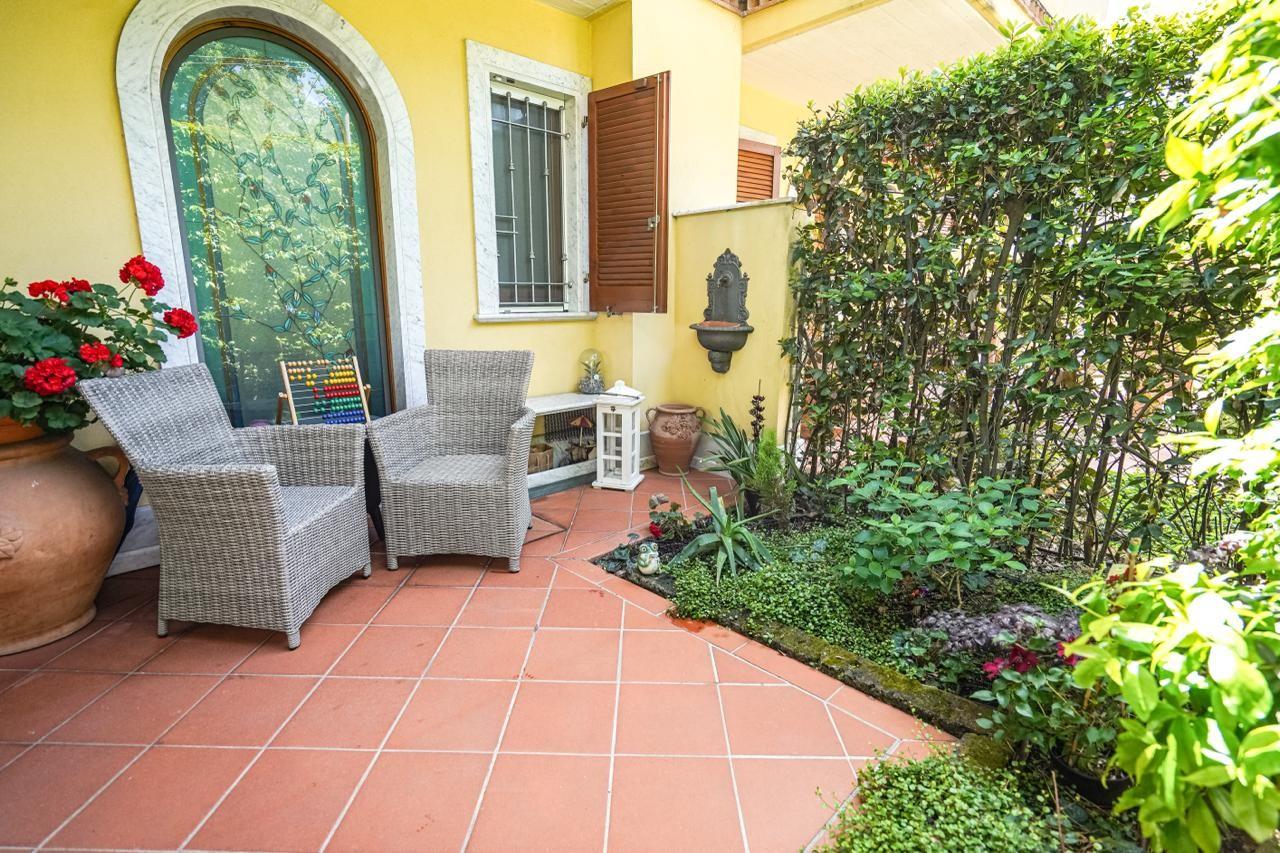 Villa con terrazzi, Massa ronchi