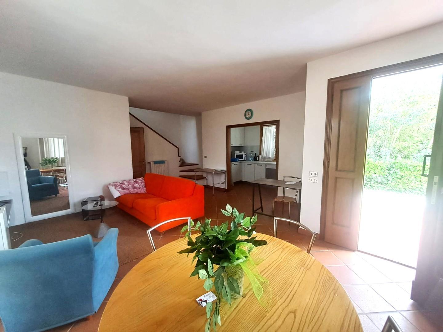 Villa Bifamiliare con giardino, Montignoso cinquale