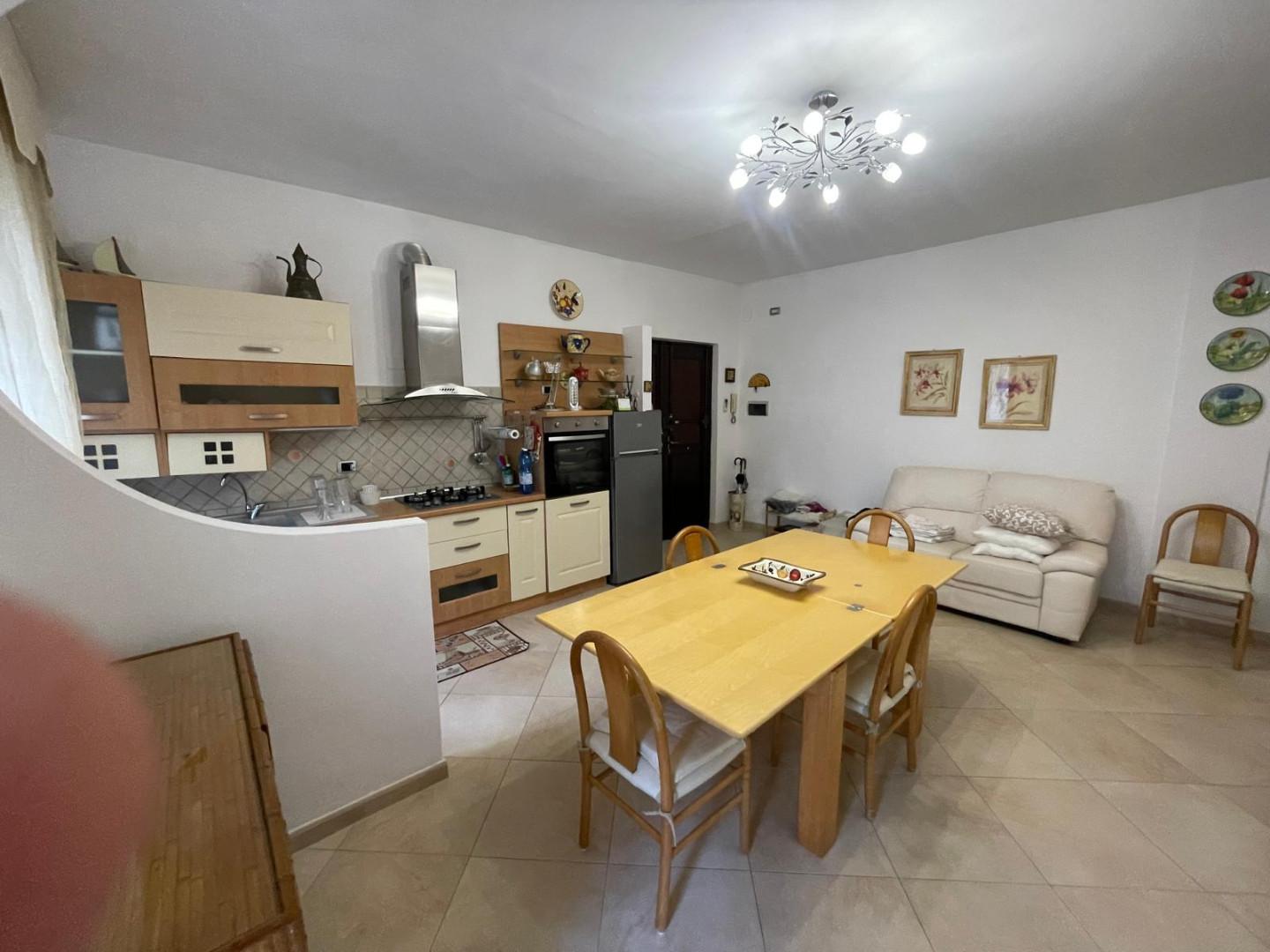 Appartamento con terrazzo, Massa ronchi