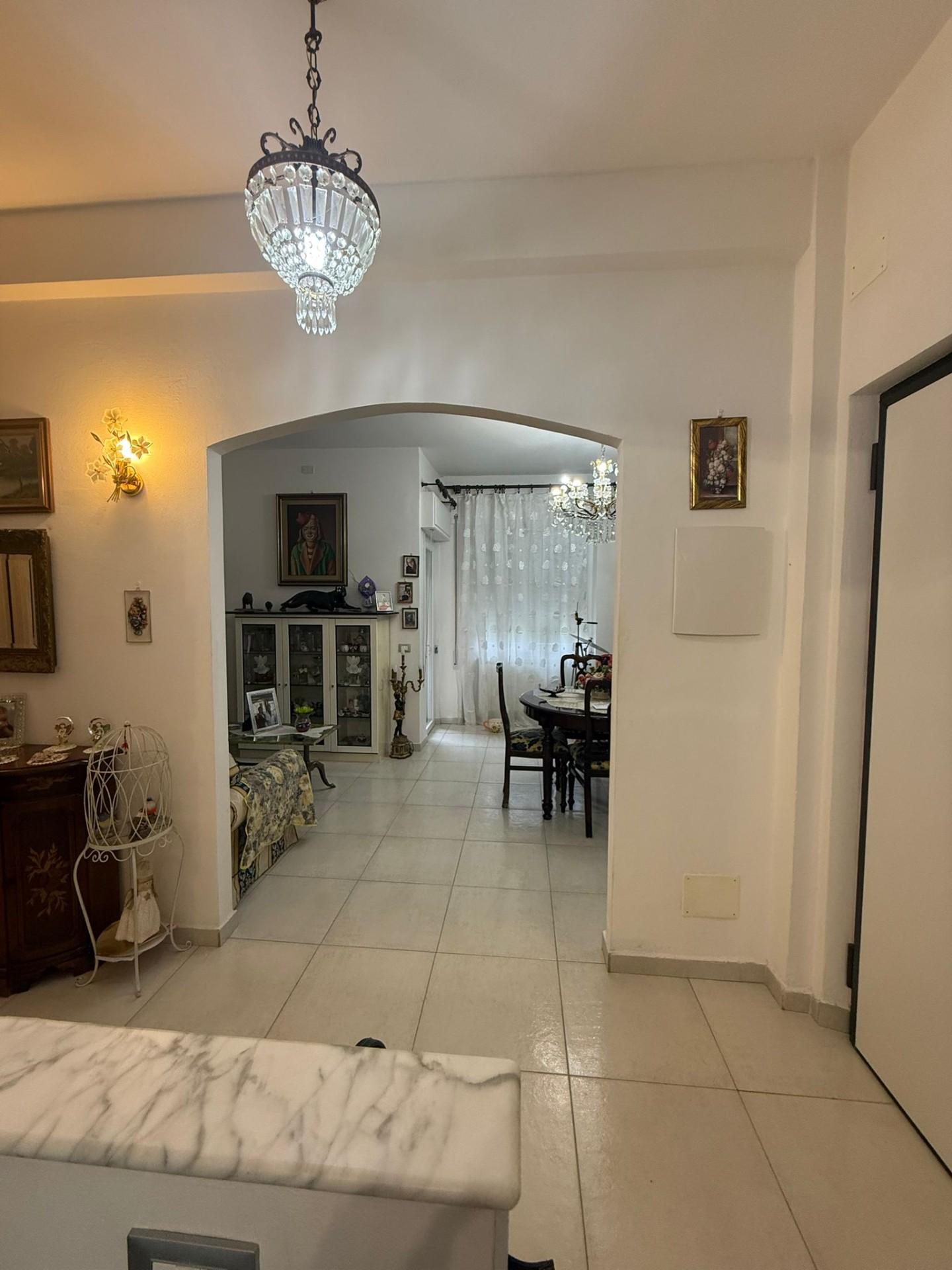 Quadrilocale ristrutturato, Carrara fossola