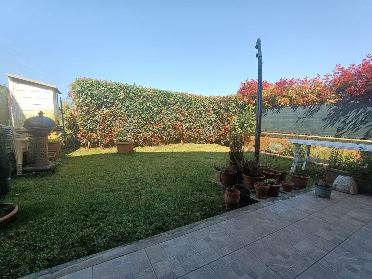 Casa indipendente con giardino, Carrara battilana