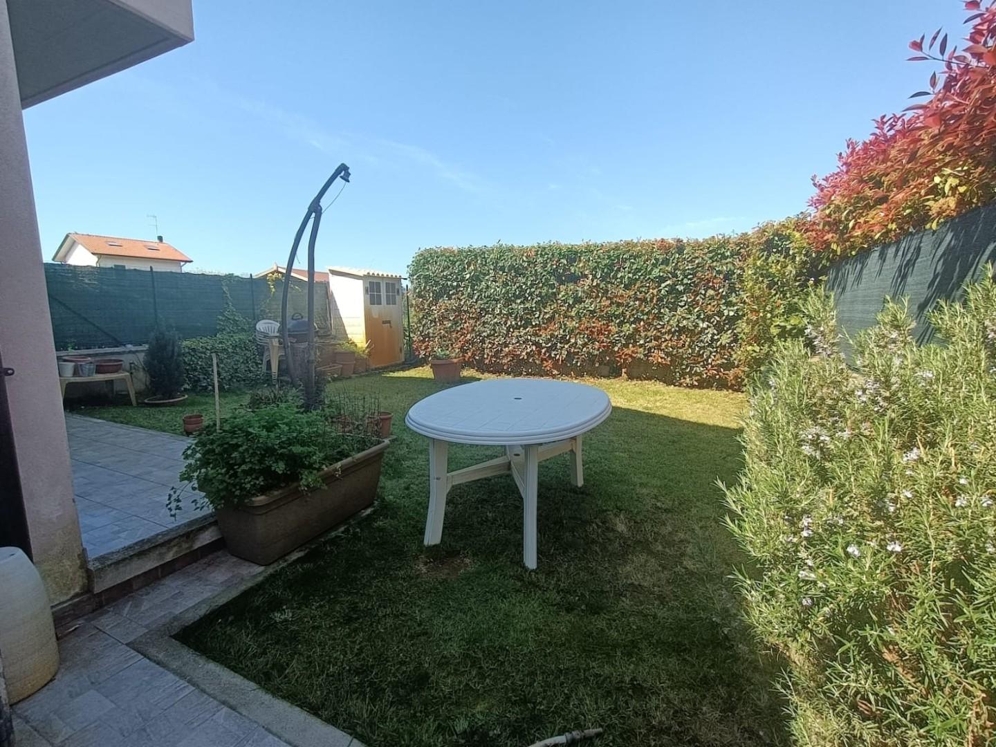 Casa indipendente con giardino, Carrara battilana