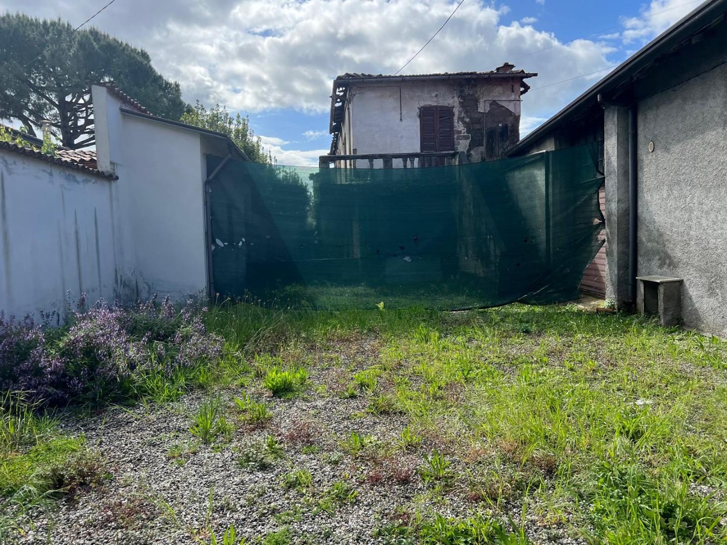 Casa indipendente con giardino, Massa quercioli