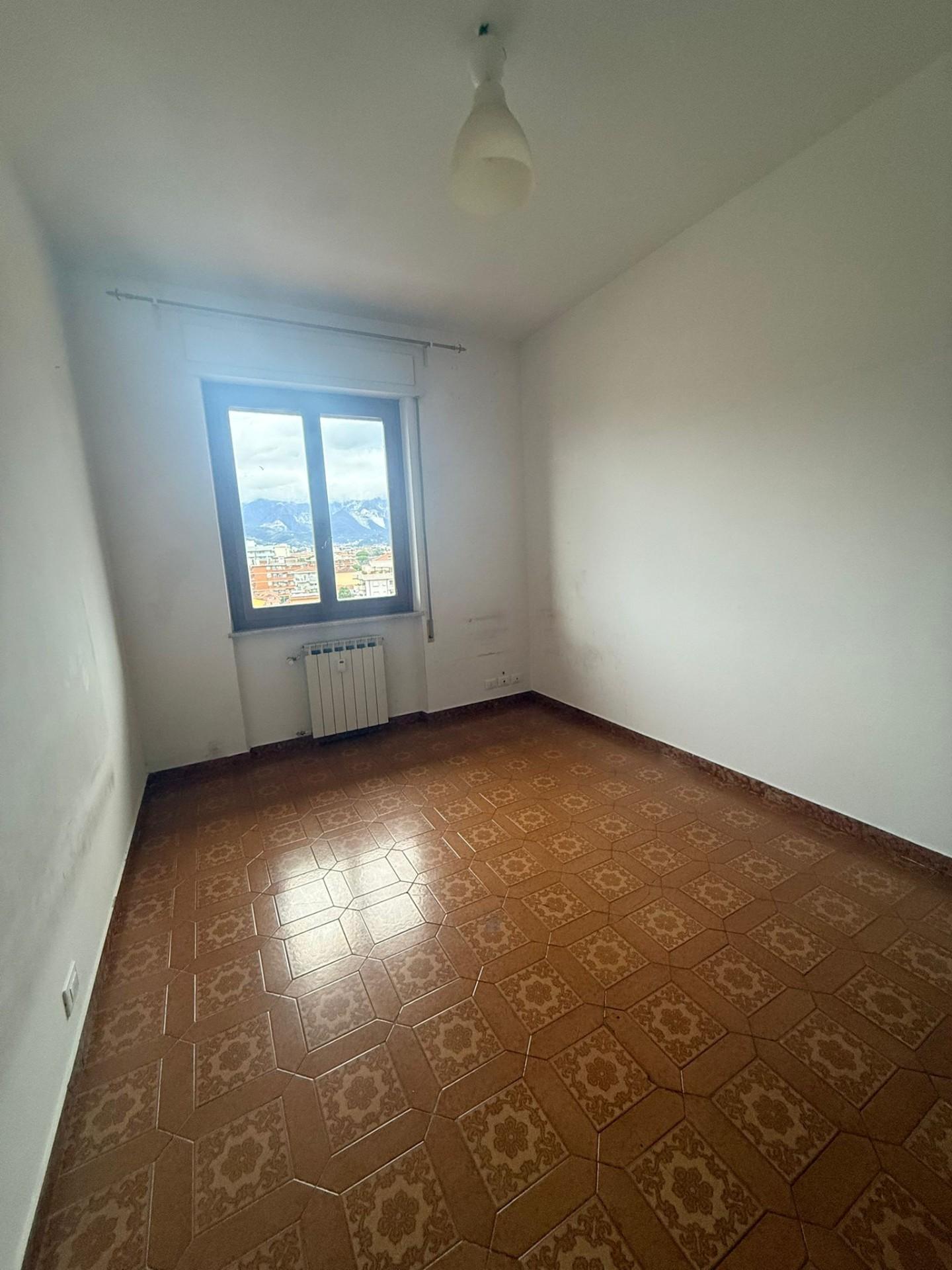 Quadrilocale in affitto, Carrara marina di