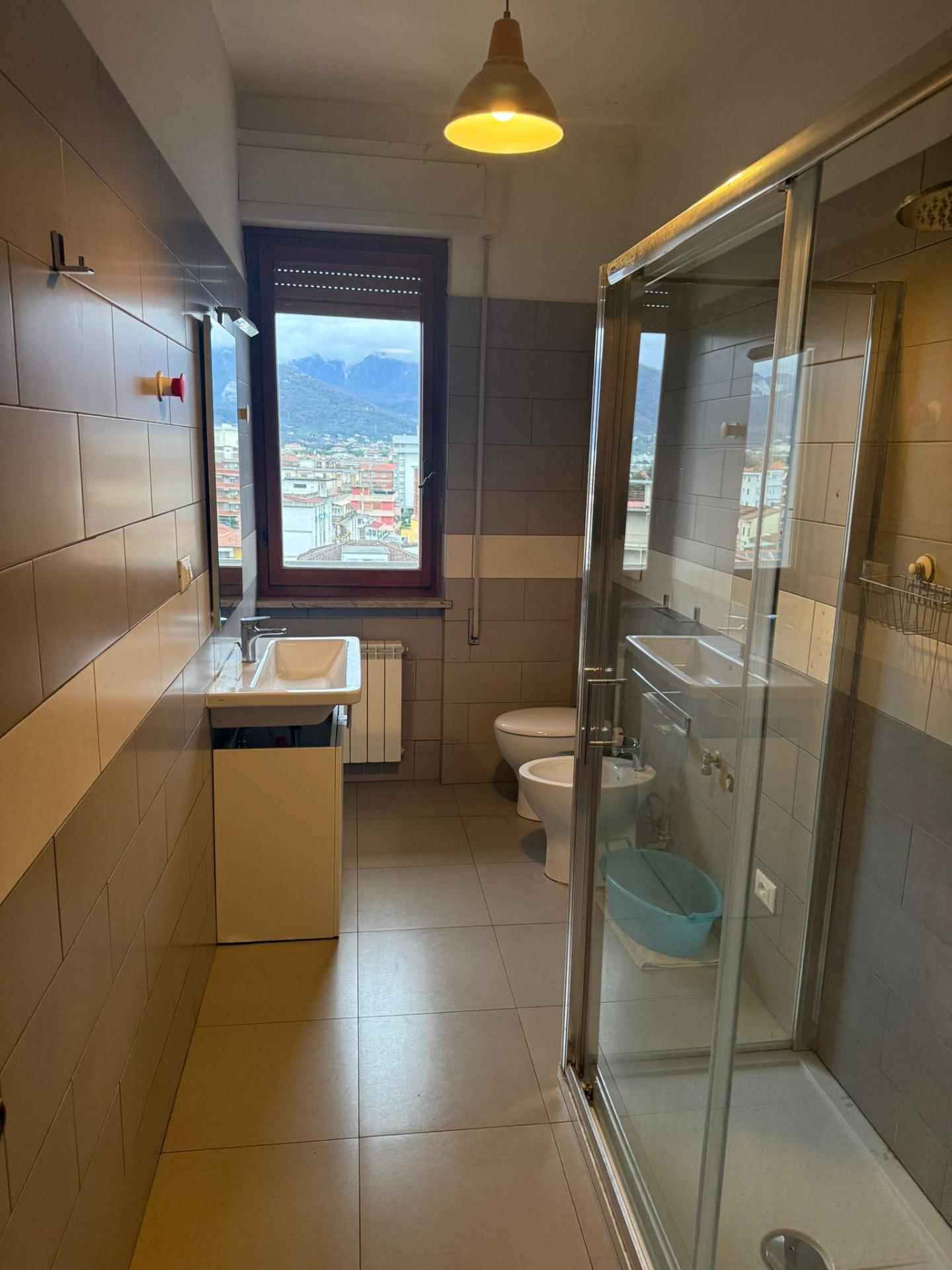 Quadrilocale in affitto, Carrara marina di