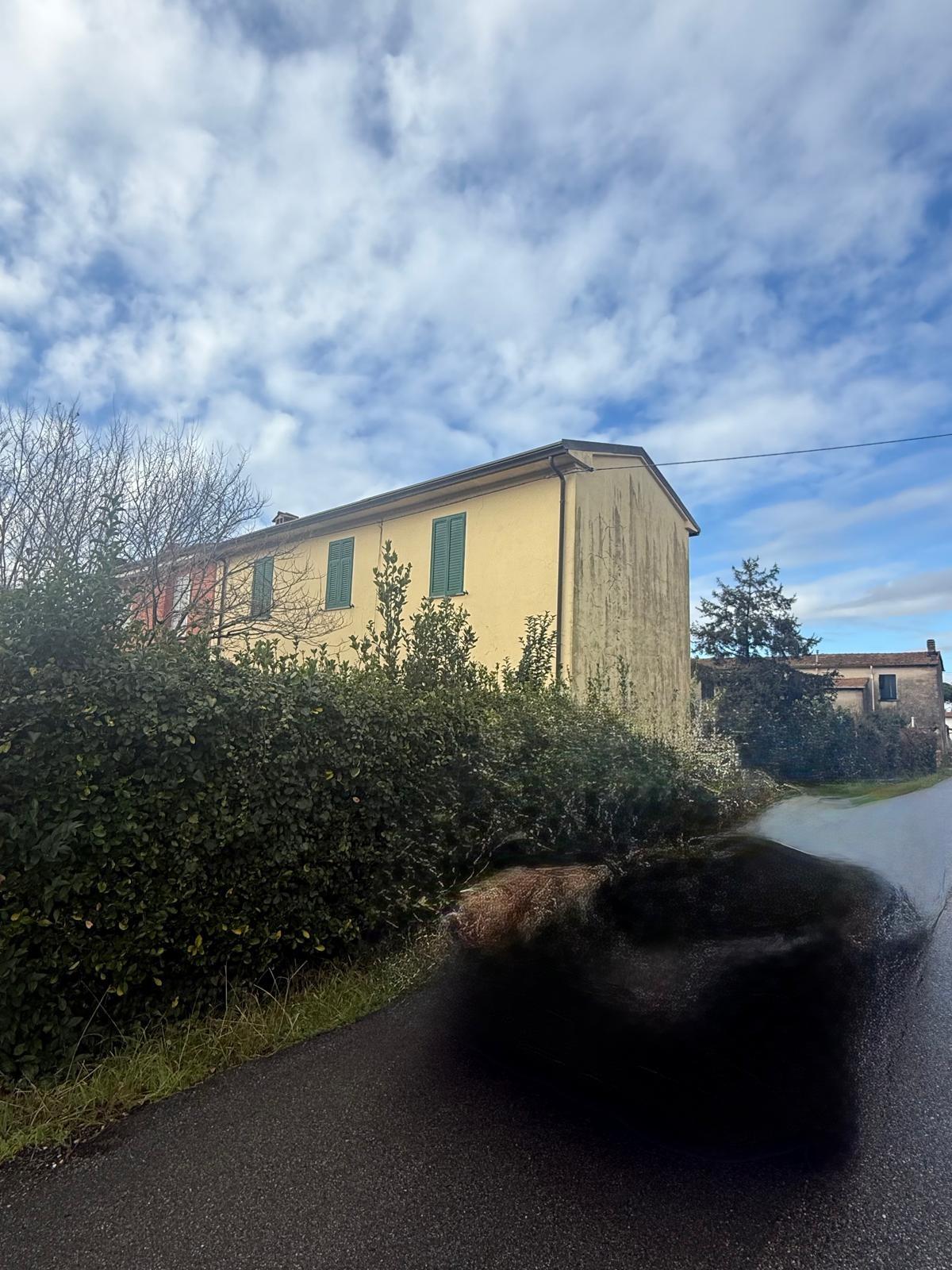 Casa indipendente da ristrutturare a Camaiore