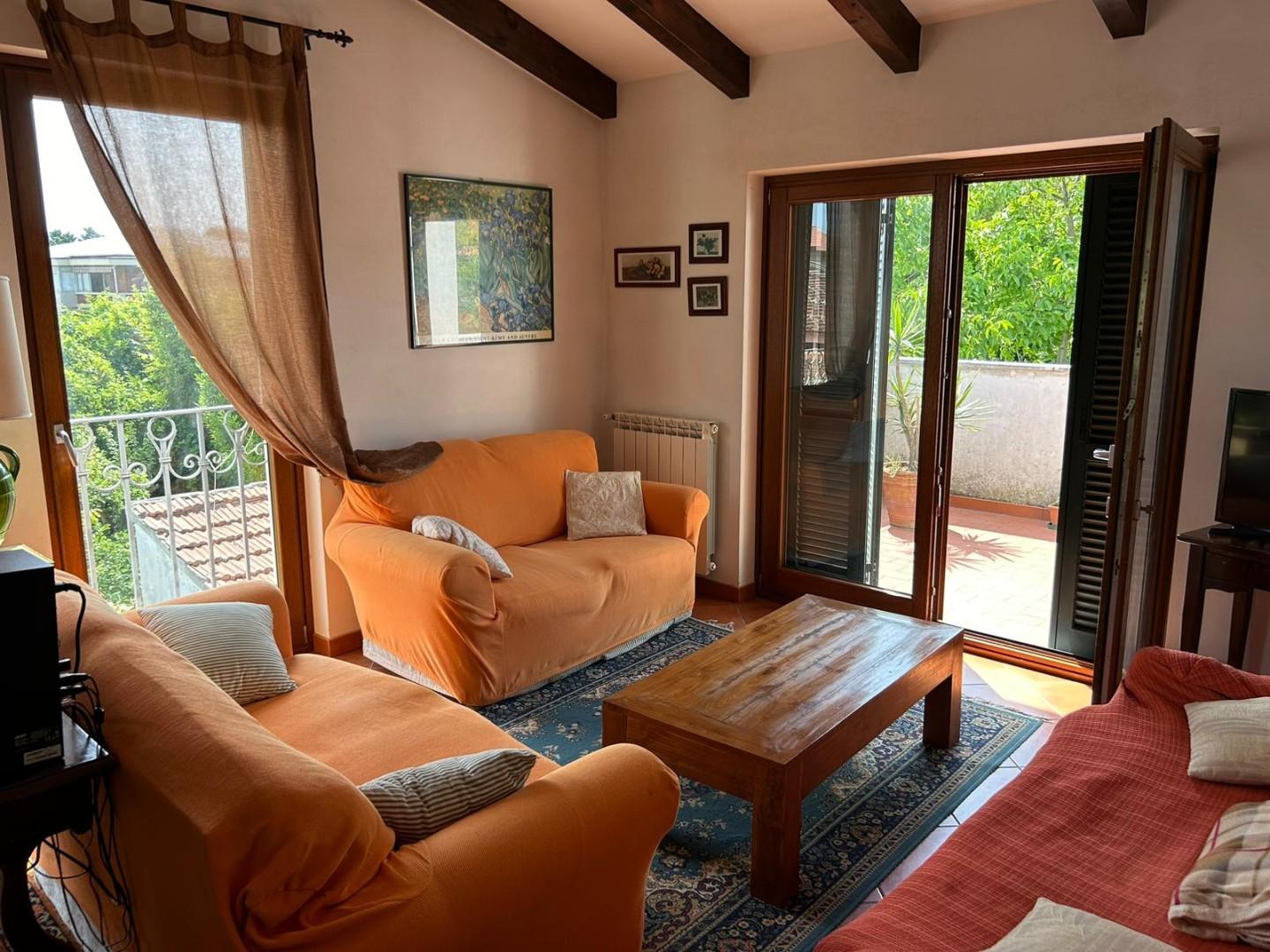 Villa con giardino, Carrara marina di