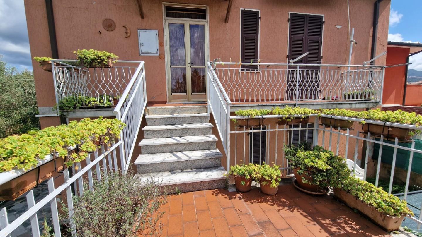 Villa Bifamiliare con giardino, Castelnuovo Magra molicciara