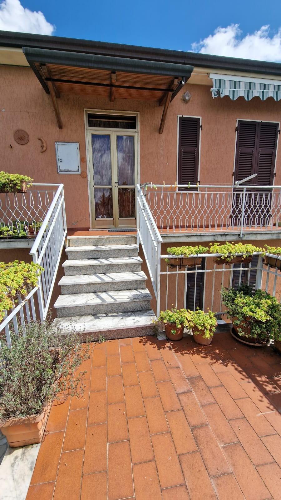 Villa Bifamiliare con giardino, Castelnuovo Magra molicciara