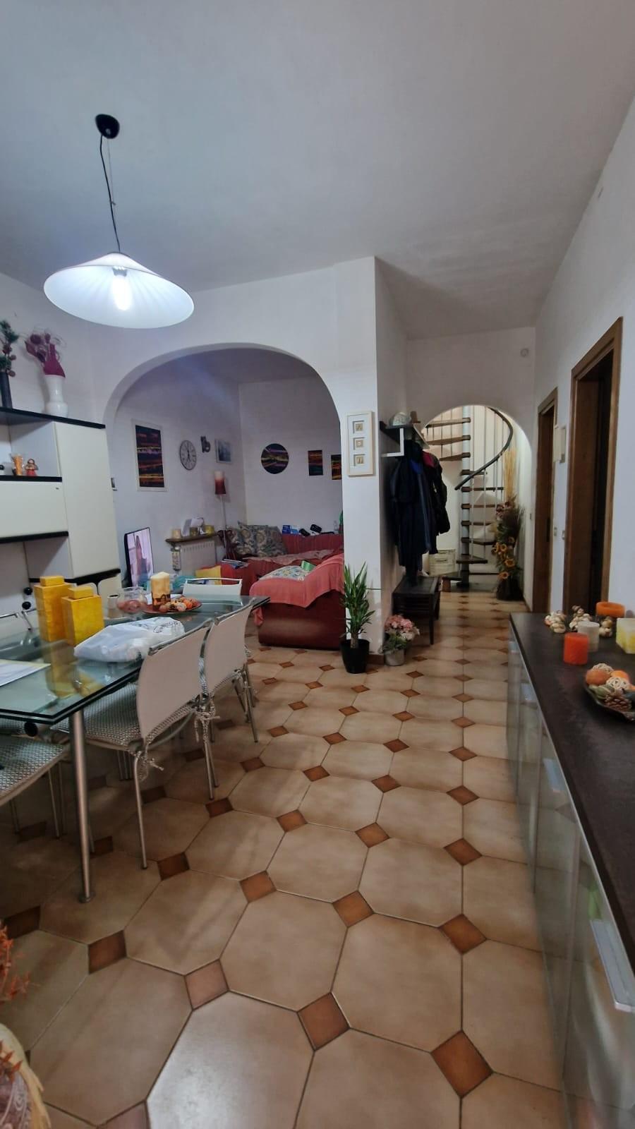 Villa Bifamiliare con giardino, Castelnuovo Magra molicciara