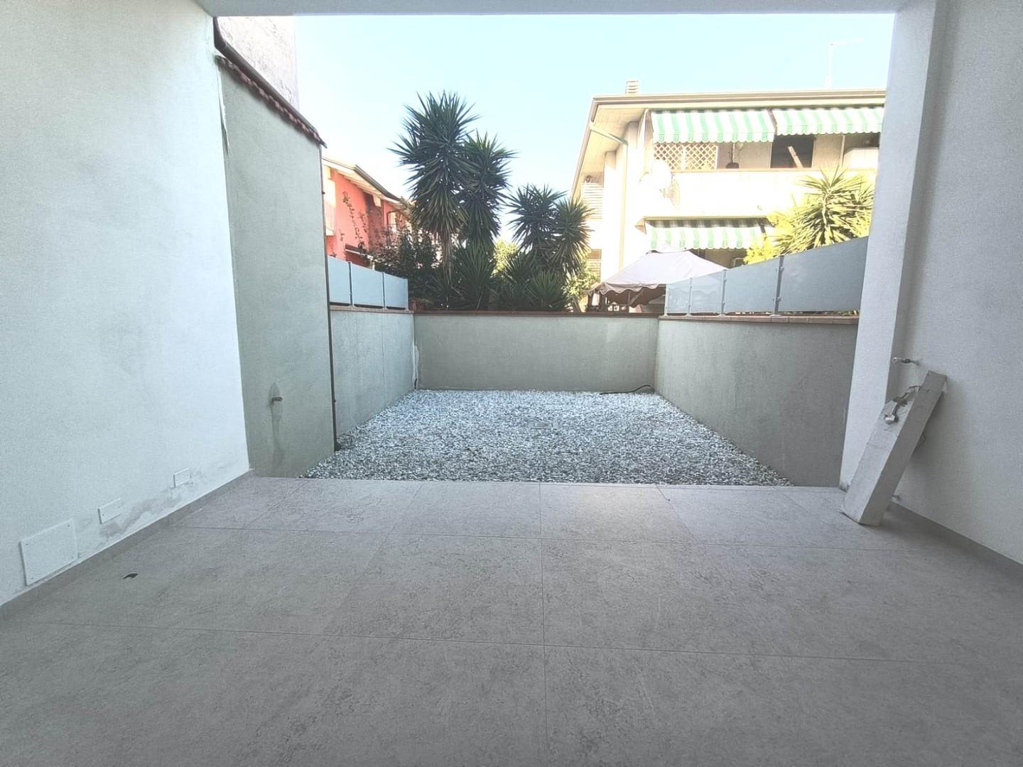 Villa con giardino, Carrara marina di