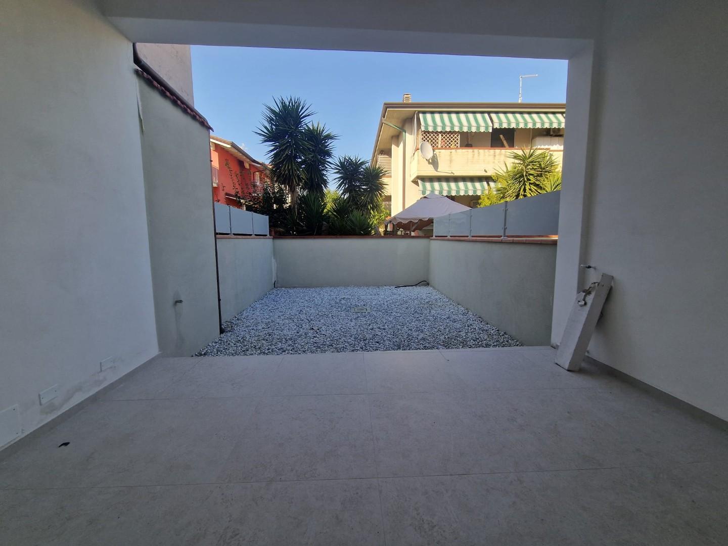 Villa con giardino, Carrara marina di