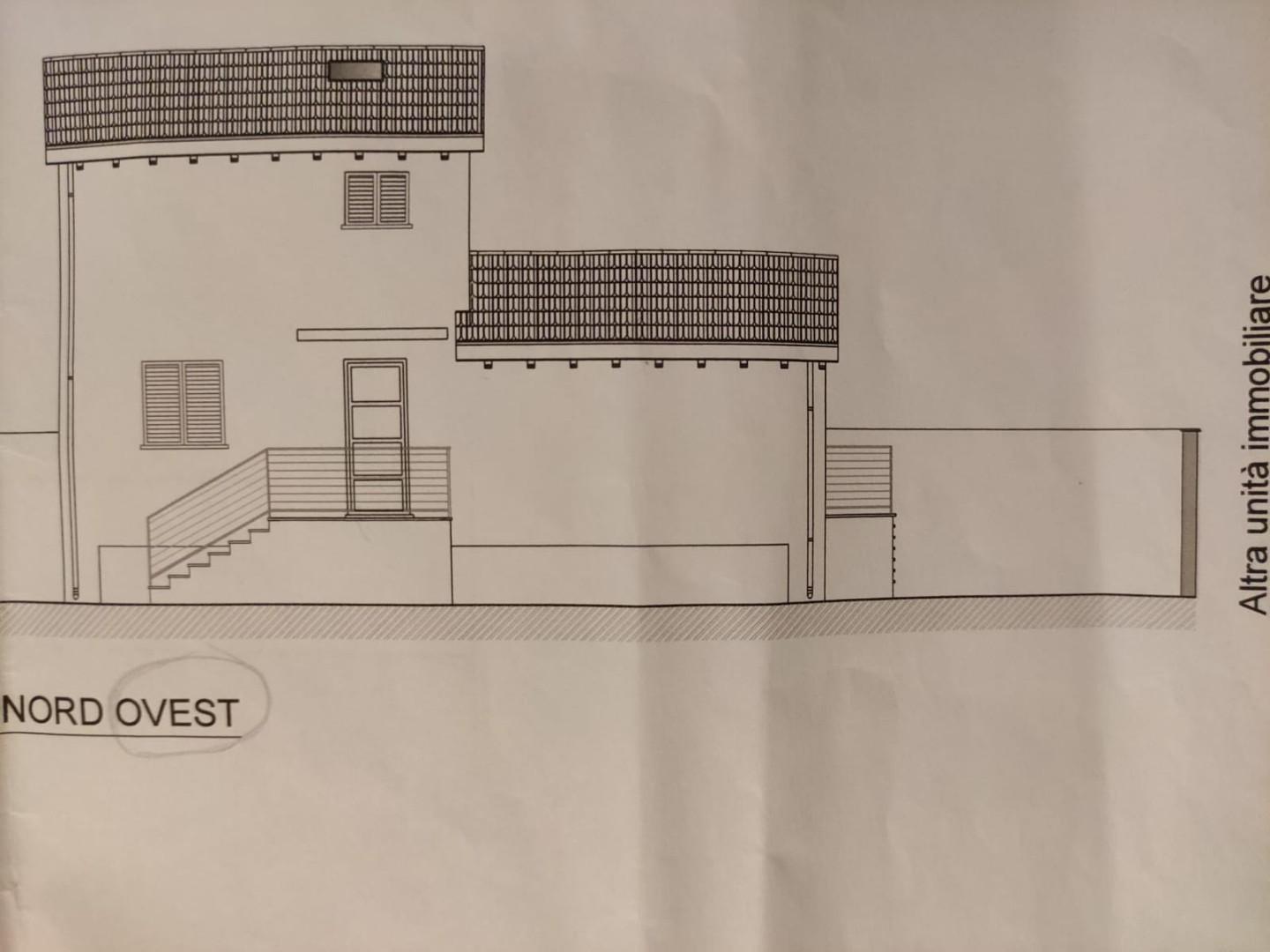 Casa indipendente con giardino, Carrara marina di