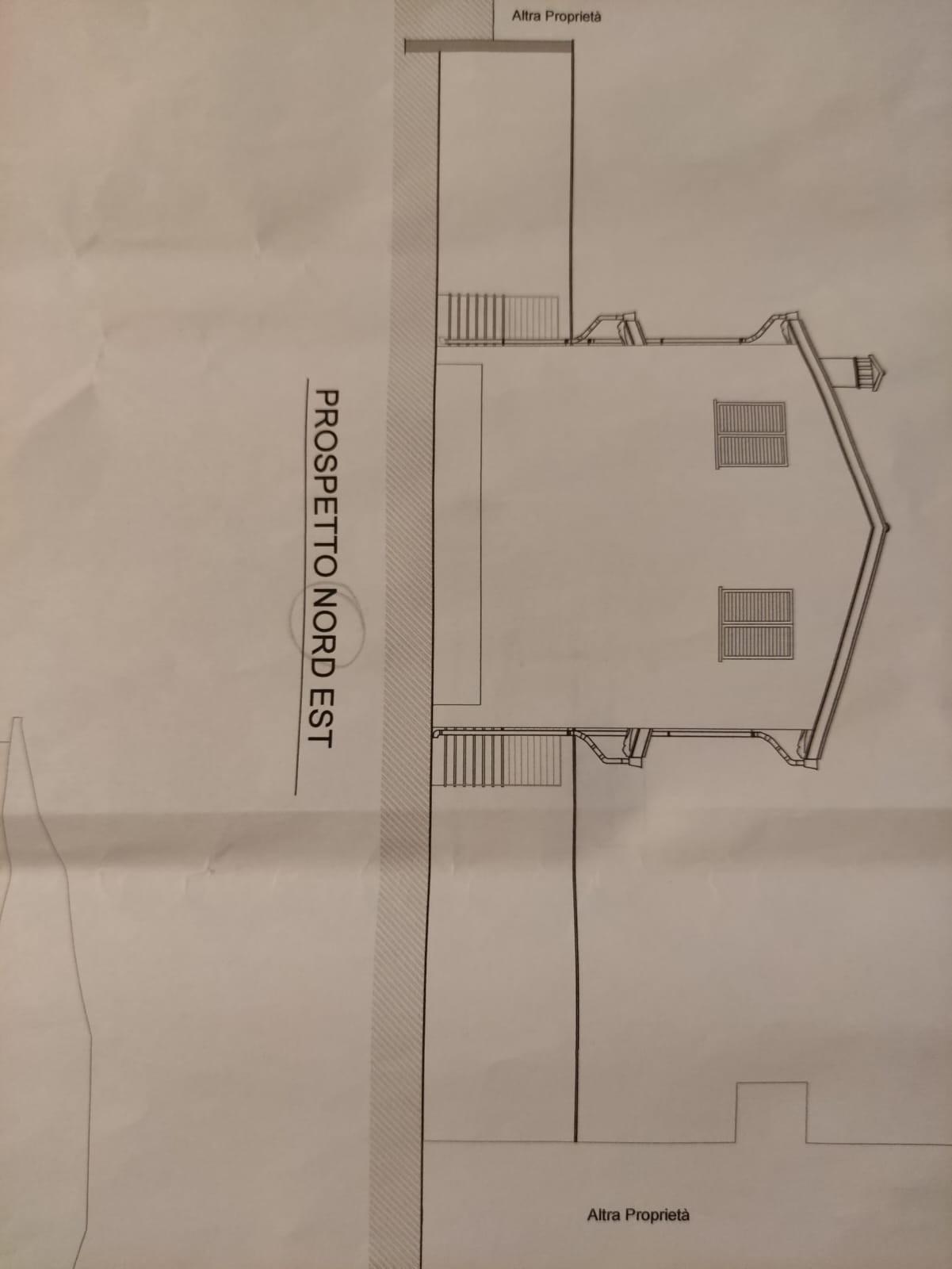 Casa indipendente con giardino, Carrara marina di