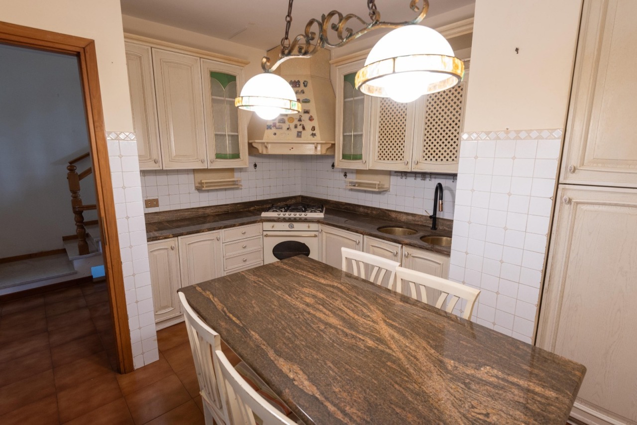 Casa indipendente con giardino a Ortonovo