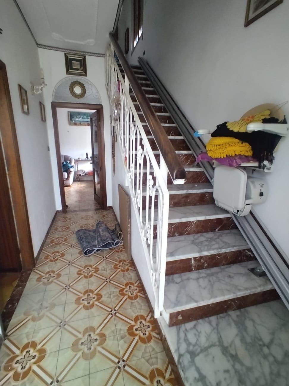 Casa indipendente con giardino, Ortonovo isola
