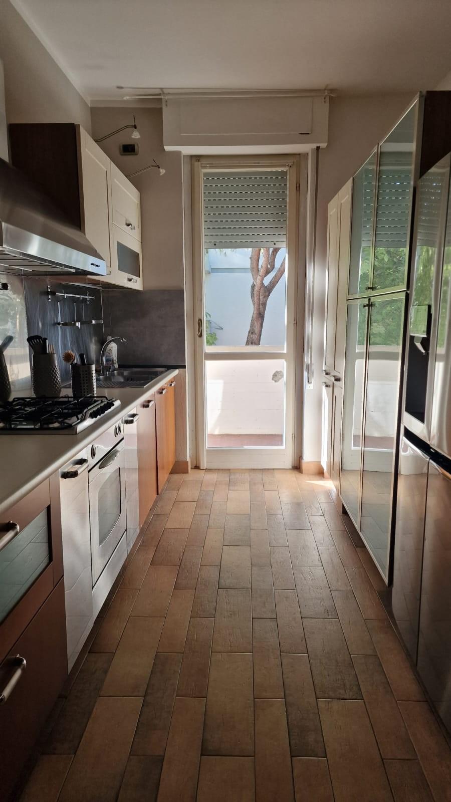 Appartamento con terrazzo, Carrara marina di