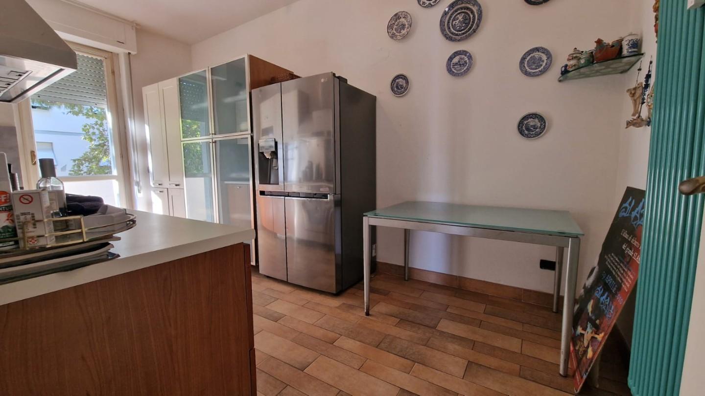 Appartamento con terrazzo, Carrara marina di